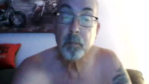 me at home online show from August 1, 11:16 am