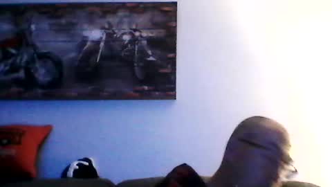 me at home online show from August 6, 8:35 am