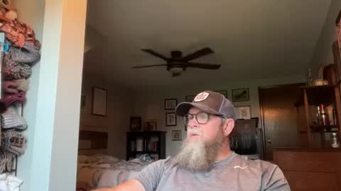 meb9876 online show from July 24, 1:47 pm