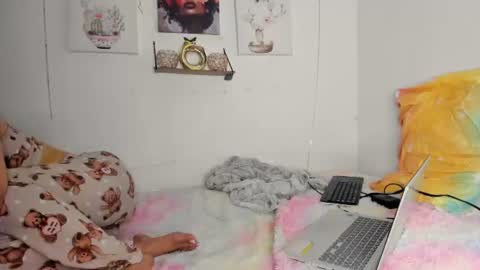 megan_hally online show from August 14, 4:05 am