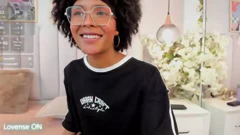megan_hart_ online show from August 12, 3:25 pm