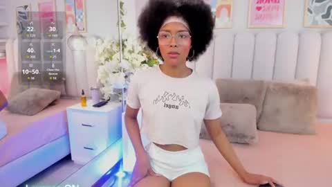 megan_hart_ online show from August 13, 1:36 pm