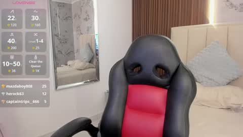 M E G A N  online show from August 3, 2:57 pm