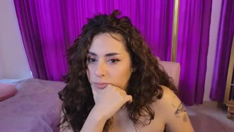                 Laura                 online show from July 11, 9:54 pm