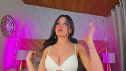 megan_shyne online show from August 5, 7:39 am