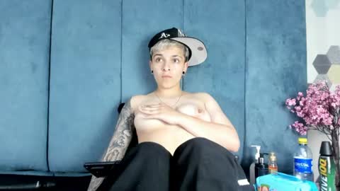 megan_thompsonn_ online show from August 5, 7:06 am