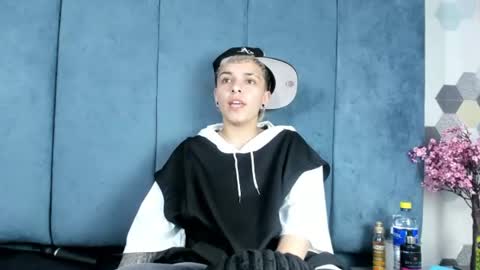 megan_thompsonn_ online show from August 9, 4:02 am
