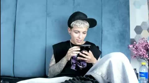 megan_thompsonn_ online show from August 15, 8:40 am