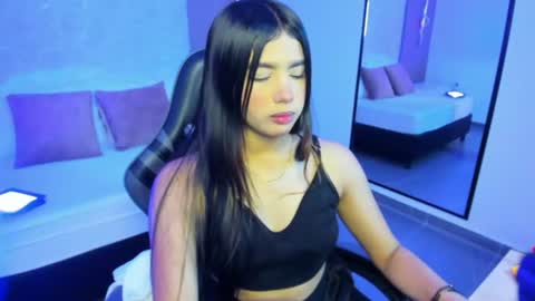 Sheila online show from August 8, 2:22 am