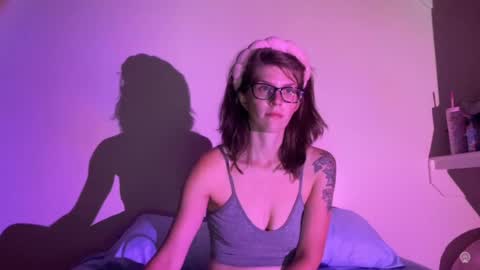 Meg online show from September 6, 3:01 am