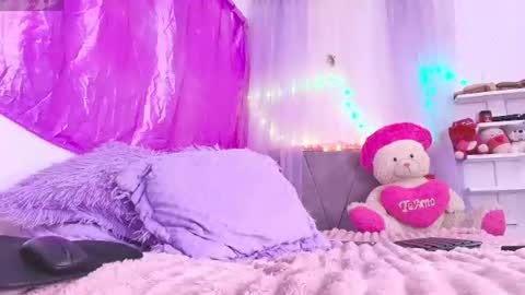 meganrouss7 online show from June 20, 5:02 pm