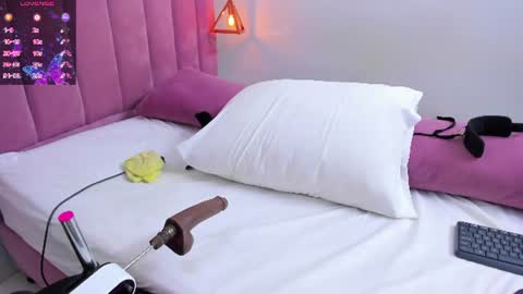 megansaenz_1 online show from August 8, 12:11 am