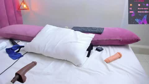 megansaenz_1 online show from August 9, 12:22 am