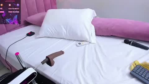 megansaenz_1 online show from August 11, 9:06 pm