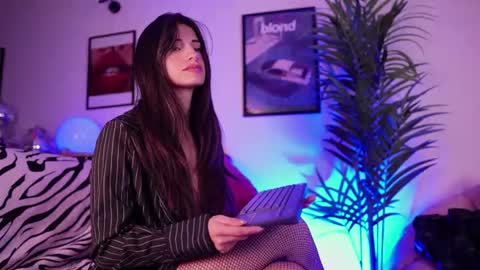megga_bluee online show from August 5, 4:21 am