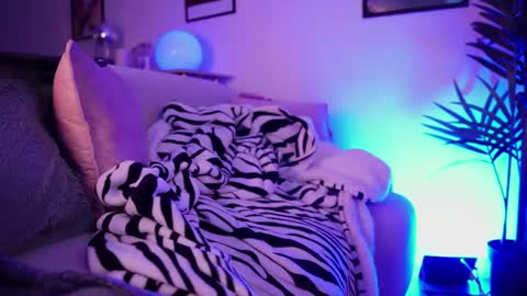 megga_bluee online show from August 8, 11:05 pm