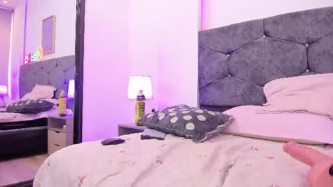 meghan_candy online show from August 8, 8:31 pm