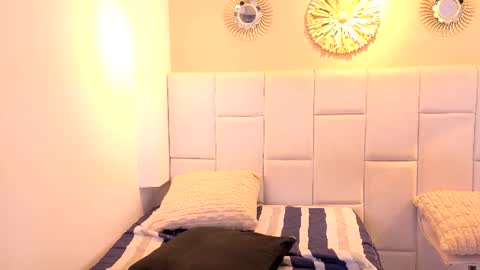 Ivon and Megan online show from August 14, 4:54 pm