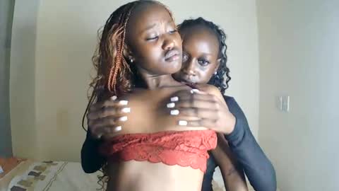 meiy_ashleiy online show from June 24, 10:23 pm