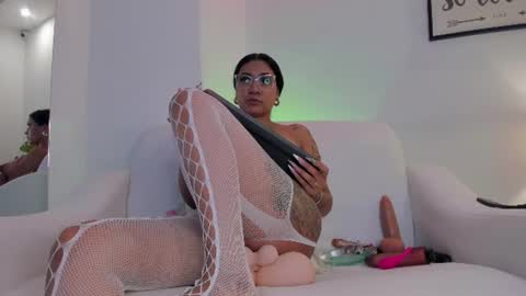 melan_owen online show from August 5, 2:04 pm