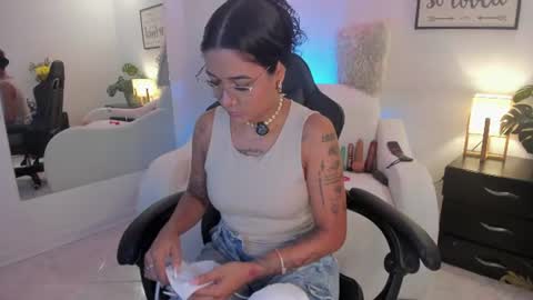 melan_owen online show from August 6, 10:14 am