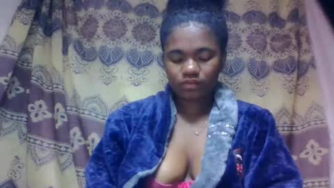 melancee online show from August 14, 9:13 am