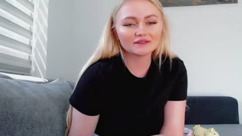 Melania online show from July 31, 12:44 pm
