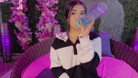 Melanie online show from August 7, 4:23 am