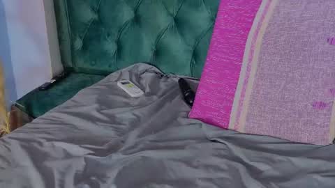 Melaniecooper online show from August 7, 5:07 am