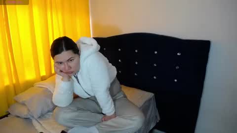 Melanie Parker online show from August 14, 1:26 pm
