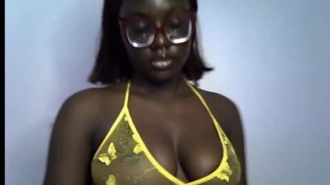 melanin_queen12 online show from August 13, 1:47 pm