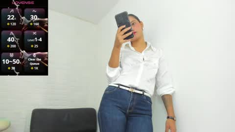 melannie roses online show from August 9, 5:47 pm
