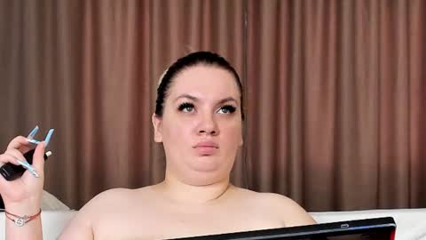 melanniebrown online show from August 14, 5:11 am