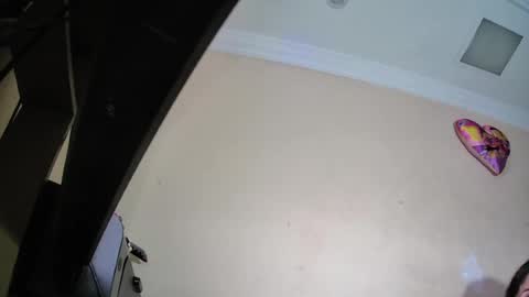 melany online show from August 15, 4:44 pm