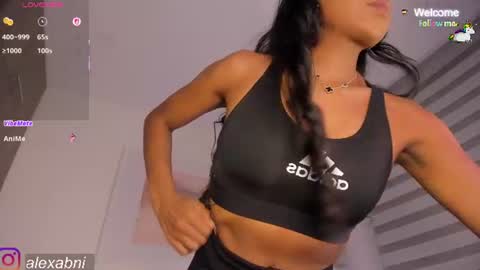 melanyriz online show from August 8, 2:33 am