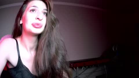 melena_caramel online show from June 5, 7:30 pm