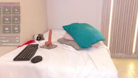 meli_peach online show from August 12, 10:45 pm
