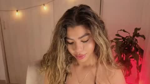 melina_ferrer1 online show from August 1, 4:13 pm