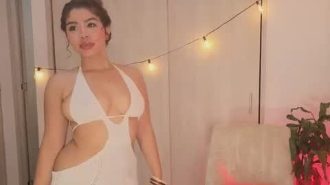 melina_ferrer1 online show from August 2, 4:03 pm