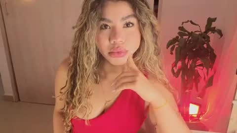 melina_ferrer1 online show from August 4, 1:52 pm