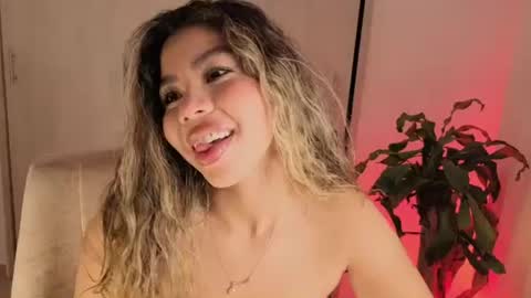 melina_ferrer1 online show from August 13, 5:05 pm