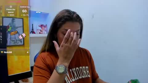 Melisa online show from August 7, 7:25 pm