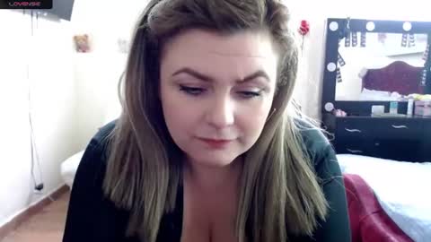 Melisa online show from July 14, 4:30 pm
