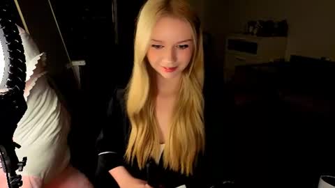 Mel or Lissa 3 Welcome here online show from July 26, 9:20 pm