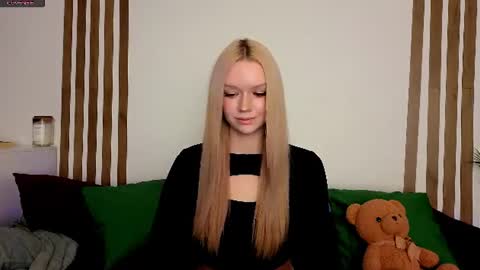 Mel or Lissa 3 Welcome here online show from August 16, 7:40 pm