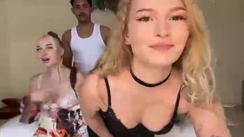 Melissa Kisa online show from August 8, 7:19 am
