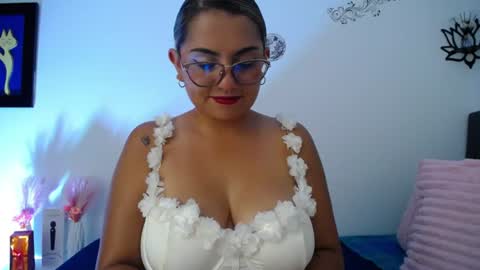 Melissa online show from August 4, 11:29 am
