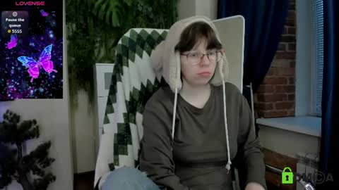 Melissa online show from August 3, 1:34 am