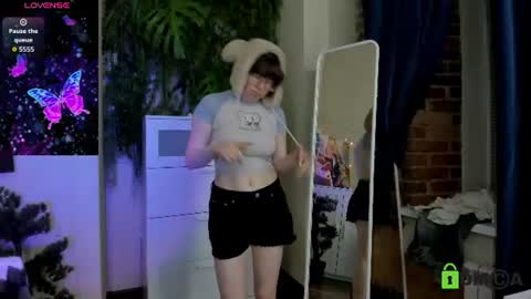 Melissa online show from August 5, 11:36 pm