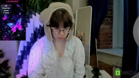 Melissa online show from August 9, 1:50 am